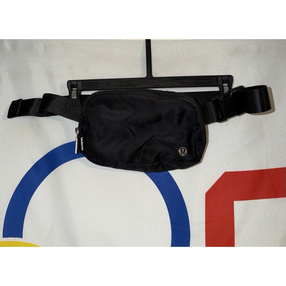 Lululemon Everywhere Belt Bag Black Nylon Crossbody Fanny Pack Waist Bag O/S